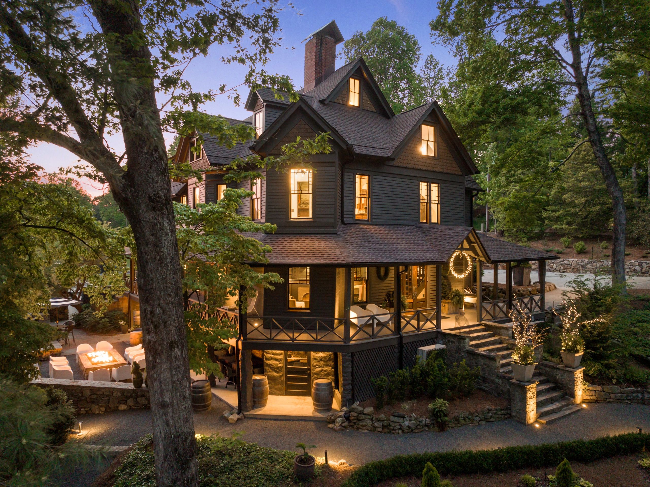 The Saluda Inn exterior architecture