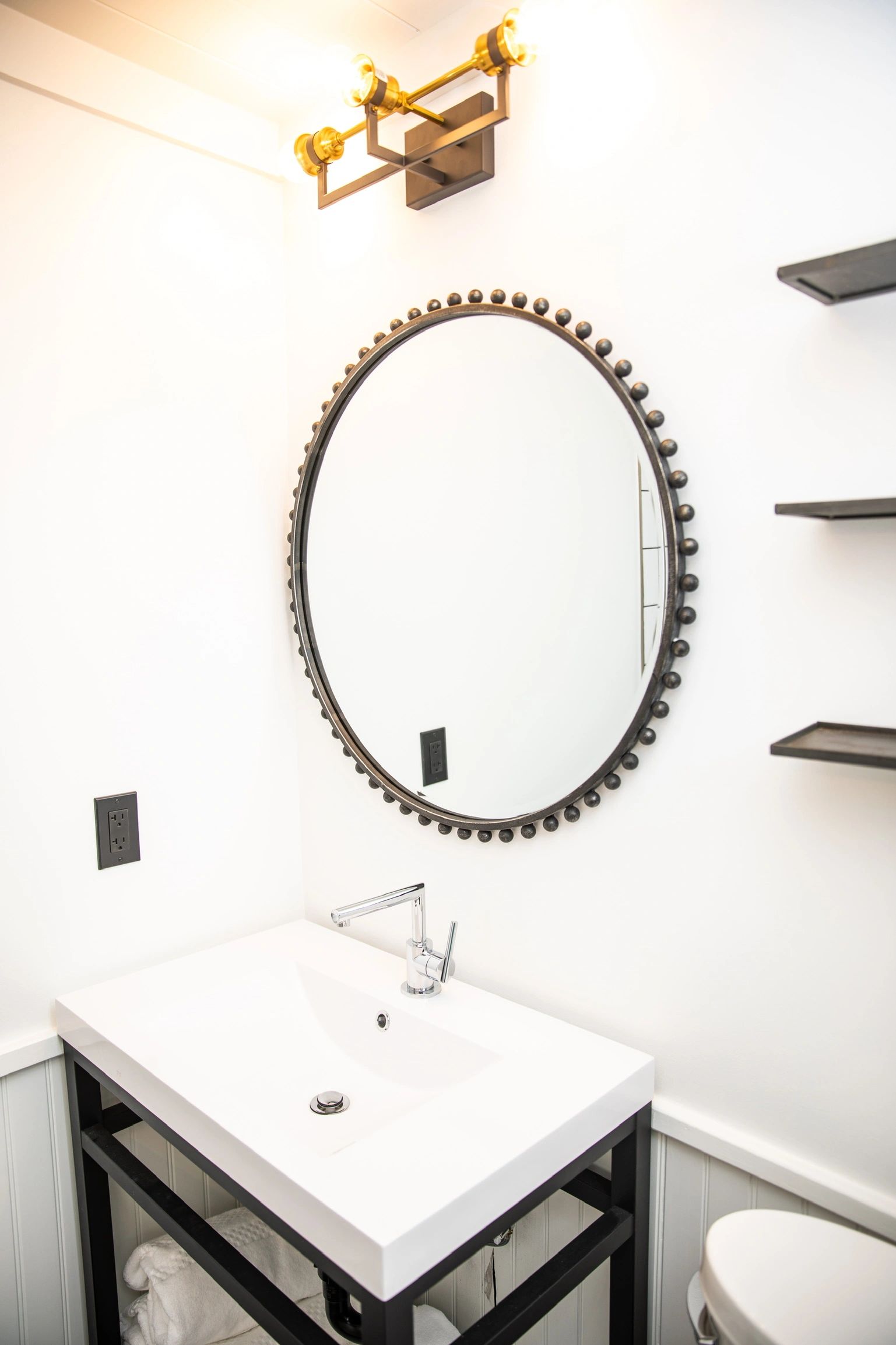 Suite 301 A & B detail