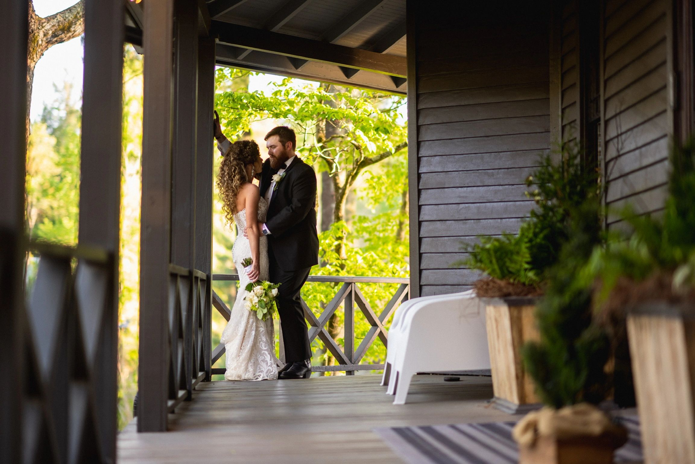 Wedding party at The Saluda Inn, boutique hotel wedding venue Saluda NC